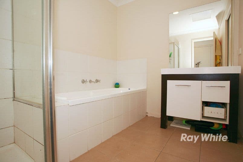 104 Majestic Boulevard, CRANBOURNE VIC 3977, Cranbourne - Thumbnail 8