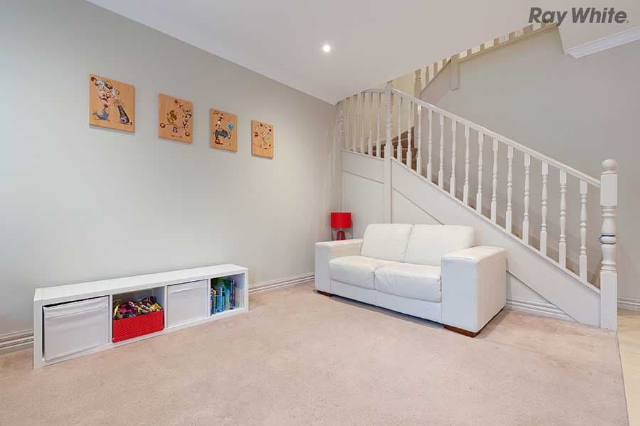6 Lorraine Court, Hillside VIC 3037, Hillside - Thumbnail 2