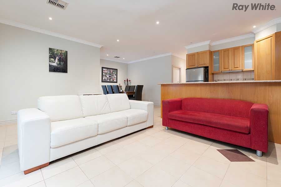 6 Lorraine Court, Hillside VIC 3037, Hillside - Thumbnail 3