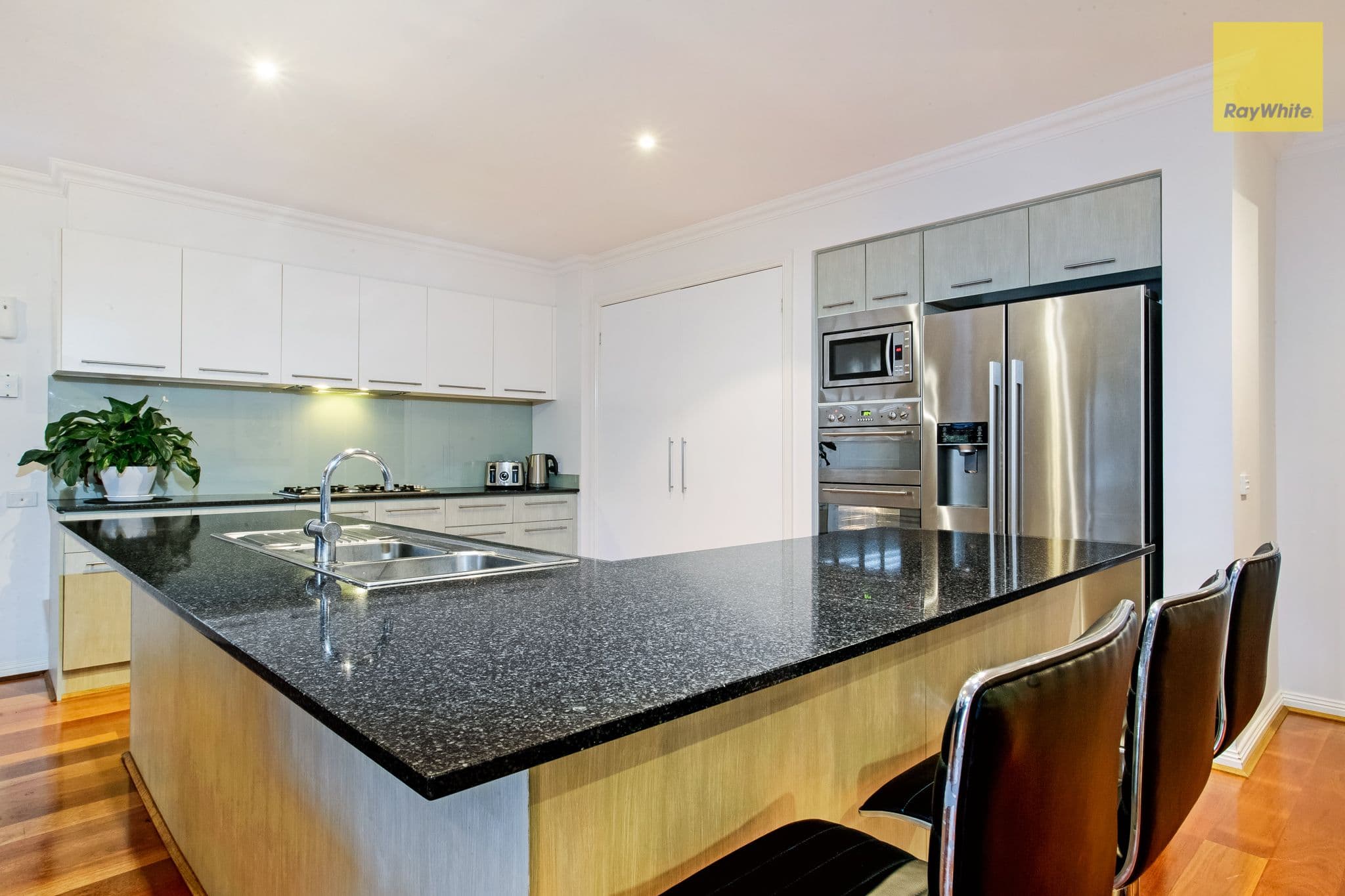 30 Domain Drive, Hillside VIC 3037, Hillside - Thumbnail 2
