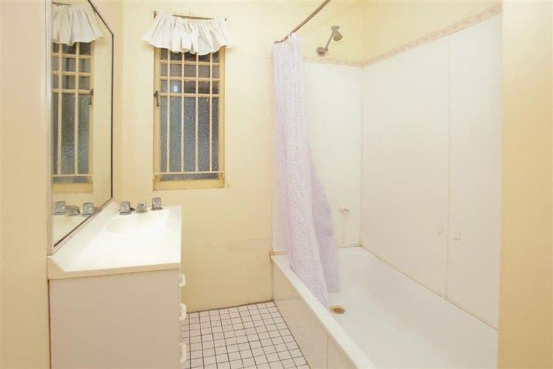 2 Ellington Street, TARRAGINDI QLD 4121, Tarragindi - Thumbnail 2