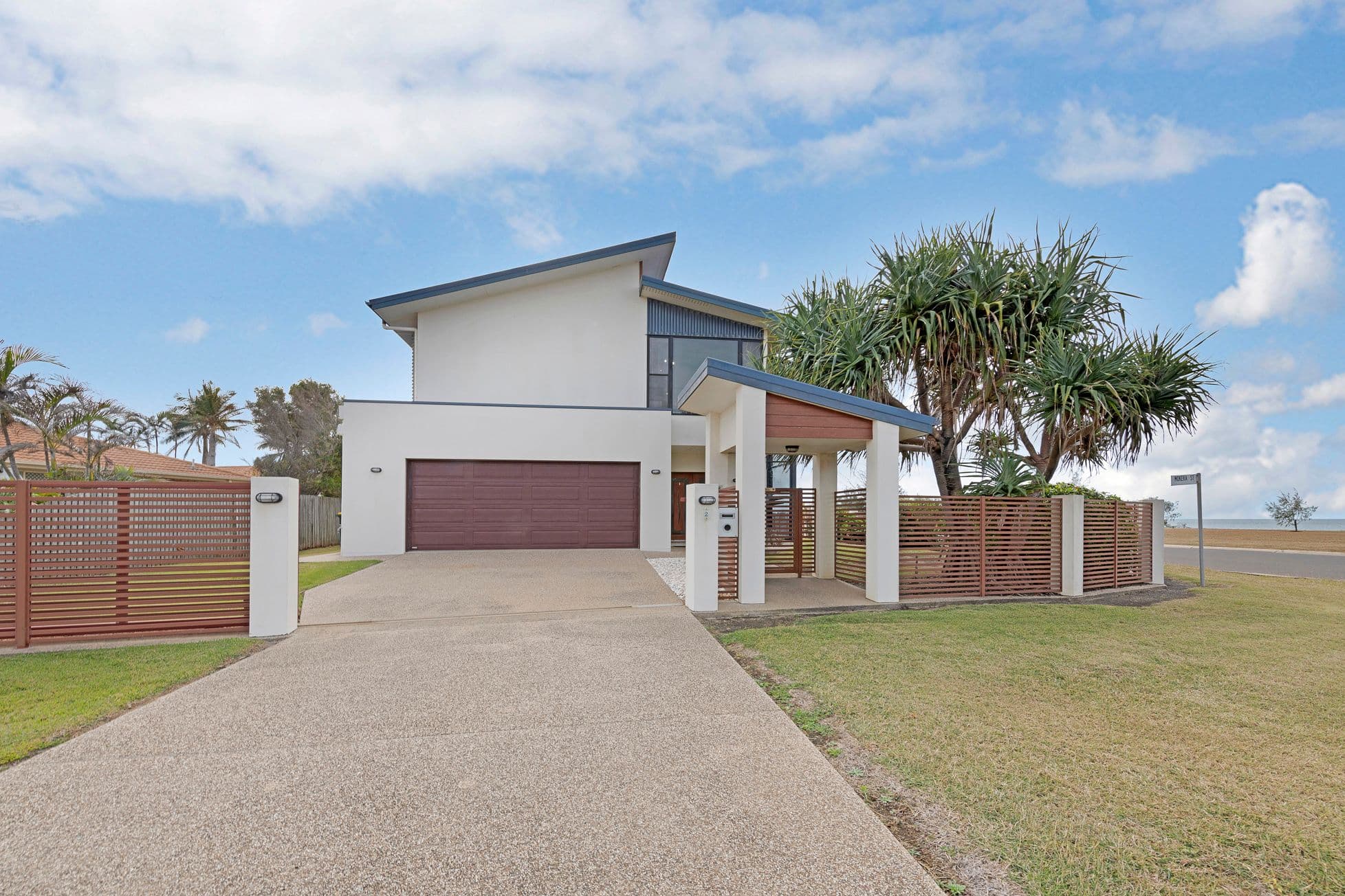 2 Mokera Street, Coral Cove QLD 4670, Coral Cove - Thumbnail 8