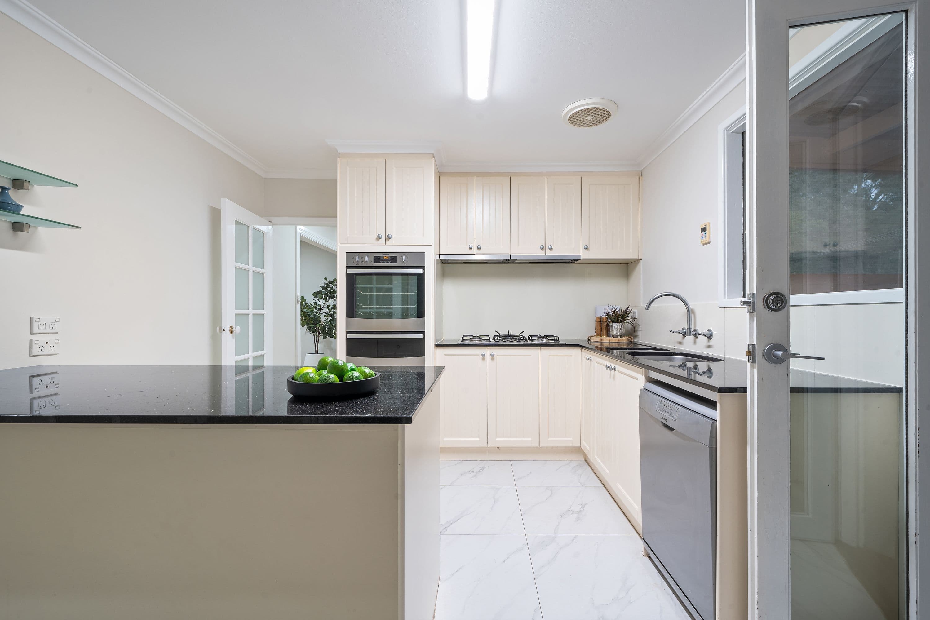 31 Mathieson Crescent, Weetangera ACT 2614, Weetangera - Thumbnail 3