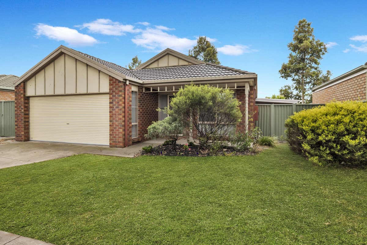 7 Masterton Place, Cranbourne East VIC 3977, Cranbourne East - Image 1