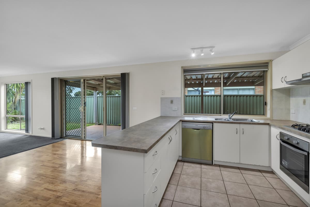 7 Masterton Place, Cranbourne East VIC 3977, Cranbourne East - Thumbnail 3
