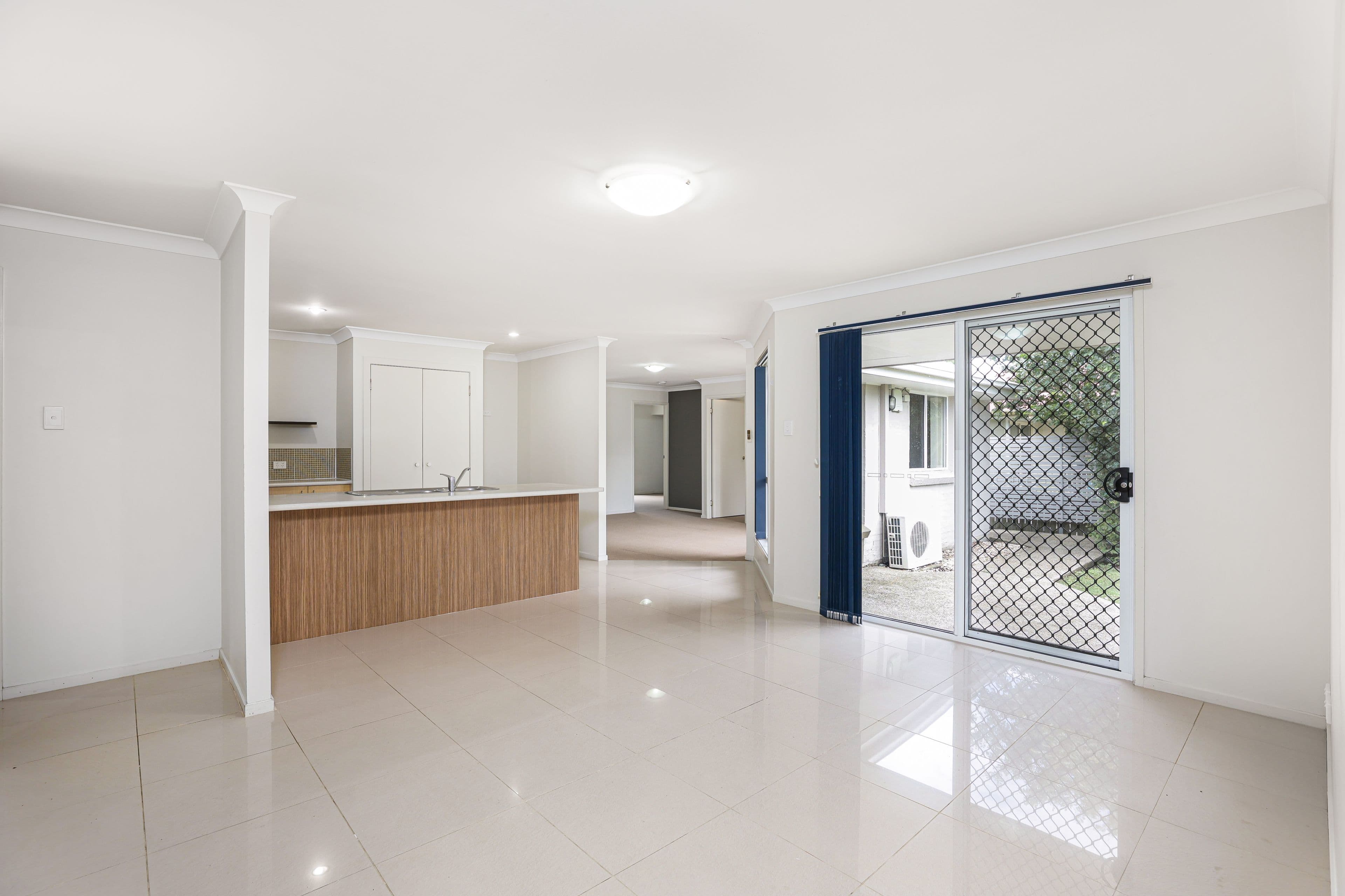 49 Skinner Crescent, Silkstone QLD 4304, Silkstone - Thumbnail 3