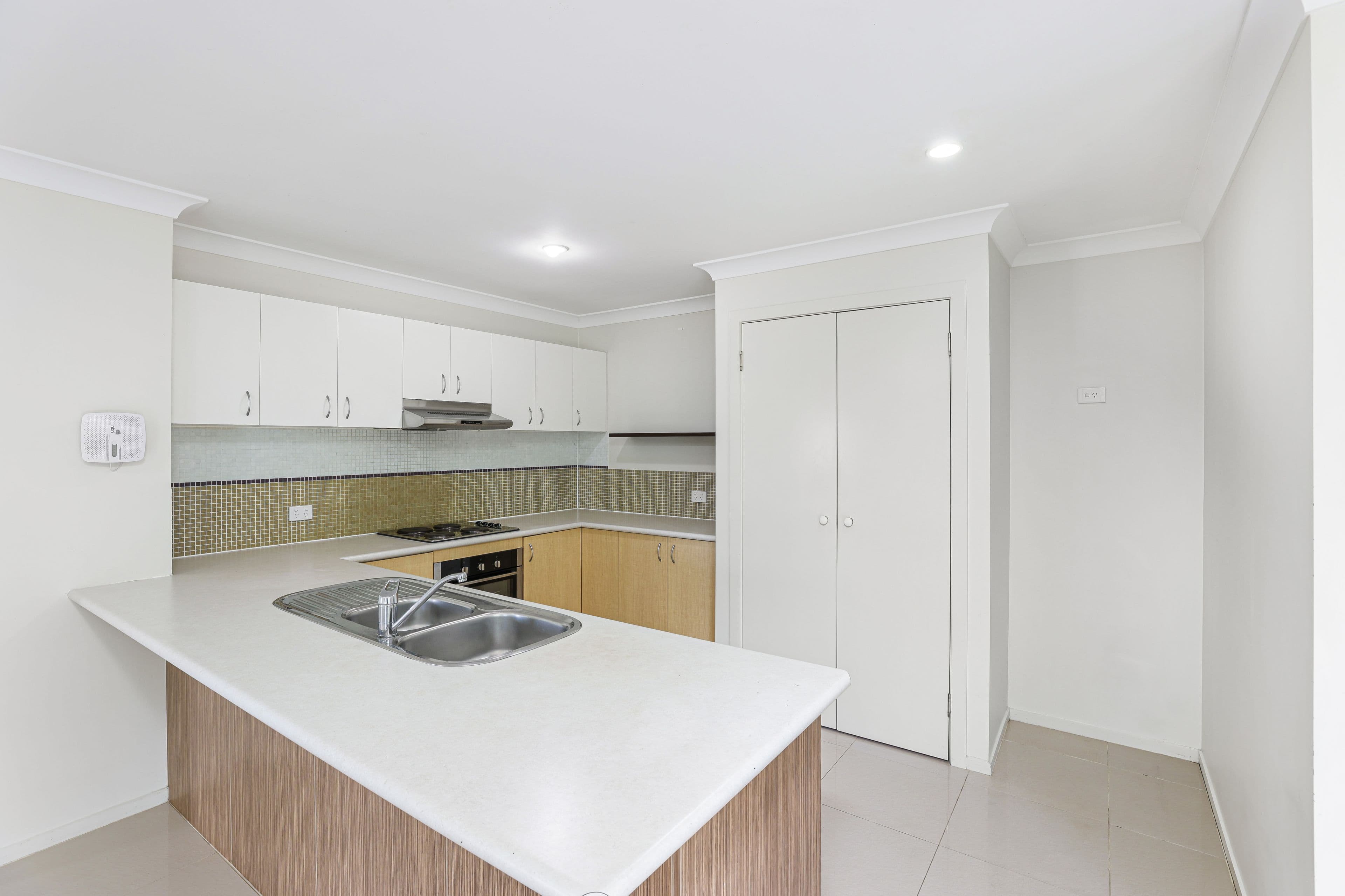 49 Skinner Crescent, Silkstone QLD 4304, Silkstone - Thumbnail 6