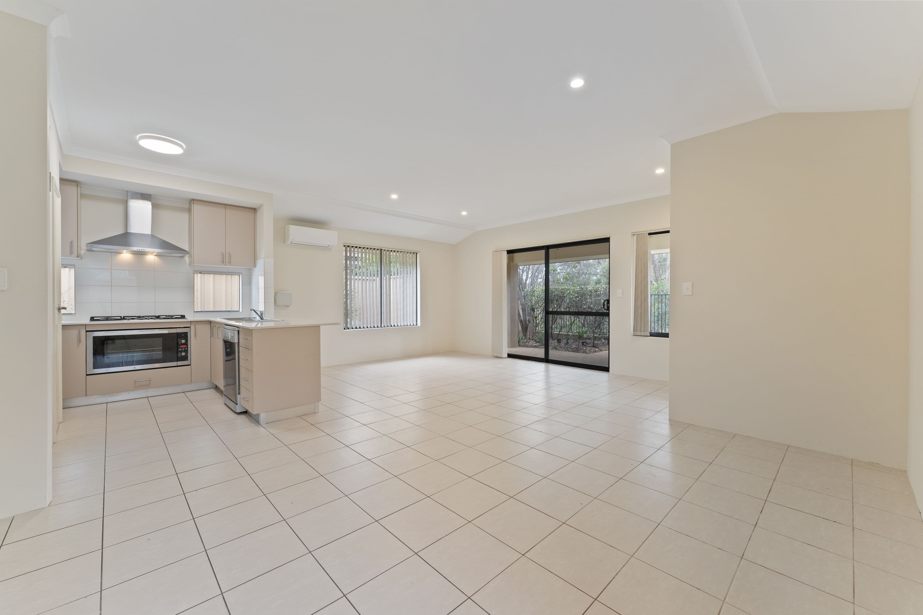 18 Kingsdale Lane, Baldivis WA 6171, Baldivis - Thumbnail 6