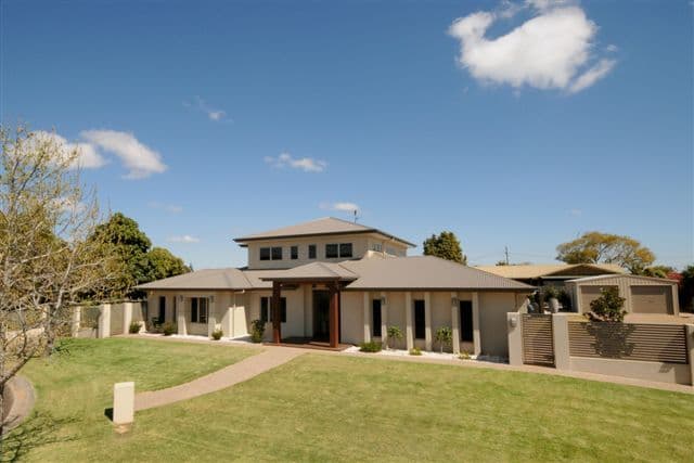 3 Lupin Court, CENTENARY HEIGHTS QLD 4350, Centenary Heights - Thumbnail 3