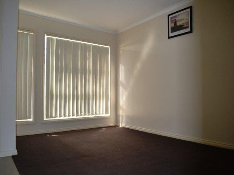 5b Keith Avenue, SUNBURY VIC 3429, Sunbury - Thumbnail 2