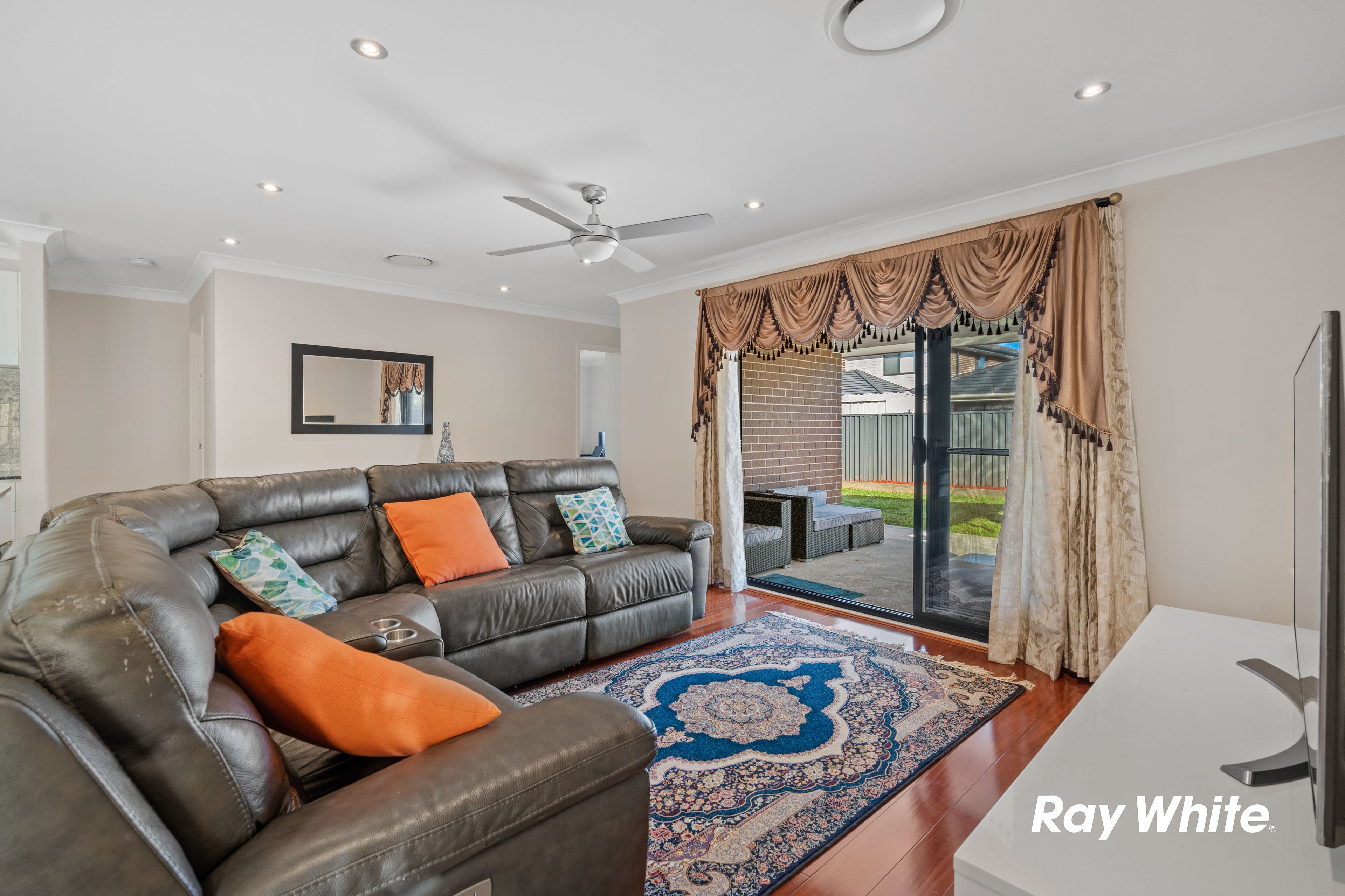 6 Nelson Street, JORDAN SPRINGS NSW 2747, Jordan Springs - Thumbnail 4