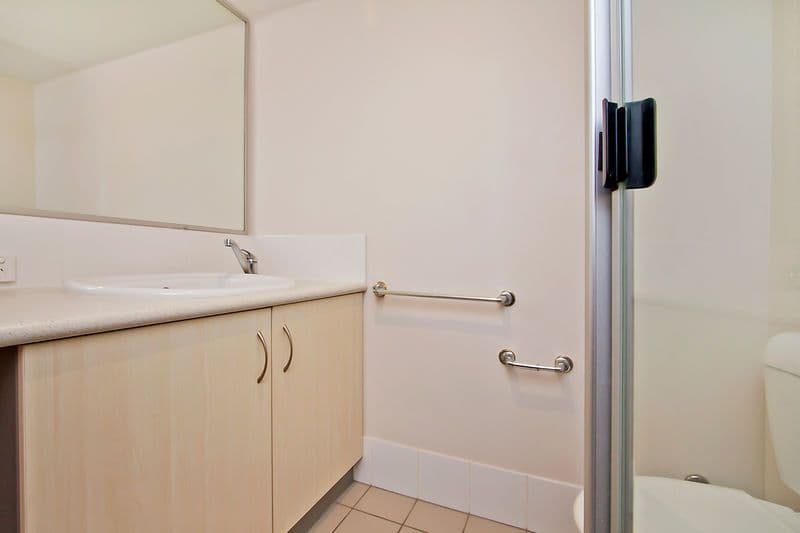  25 Lake Orr Drive, ROBINA QLD 4226, Robina - Thumbnail 5