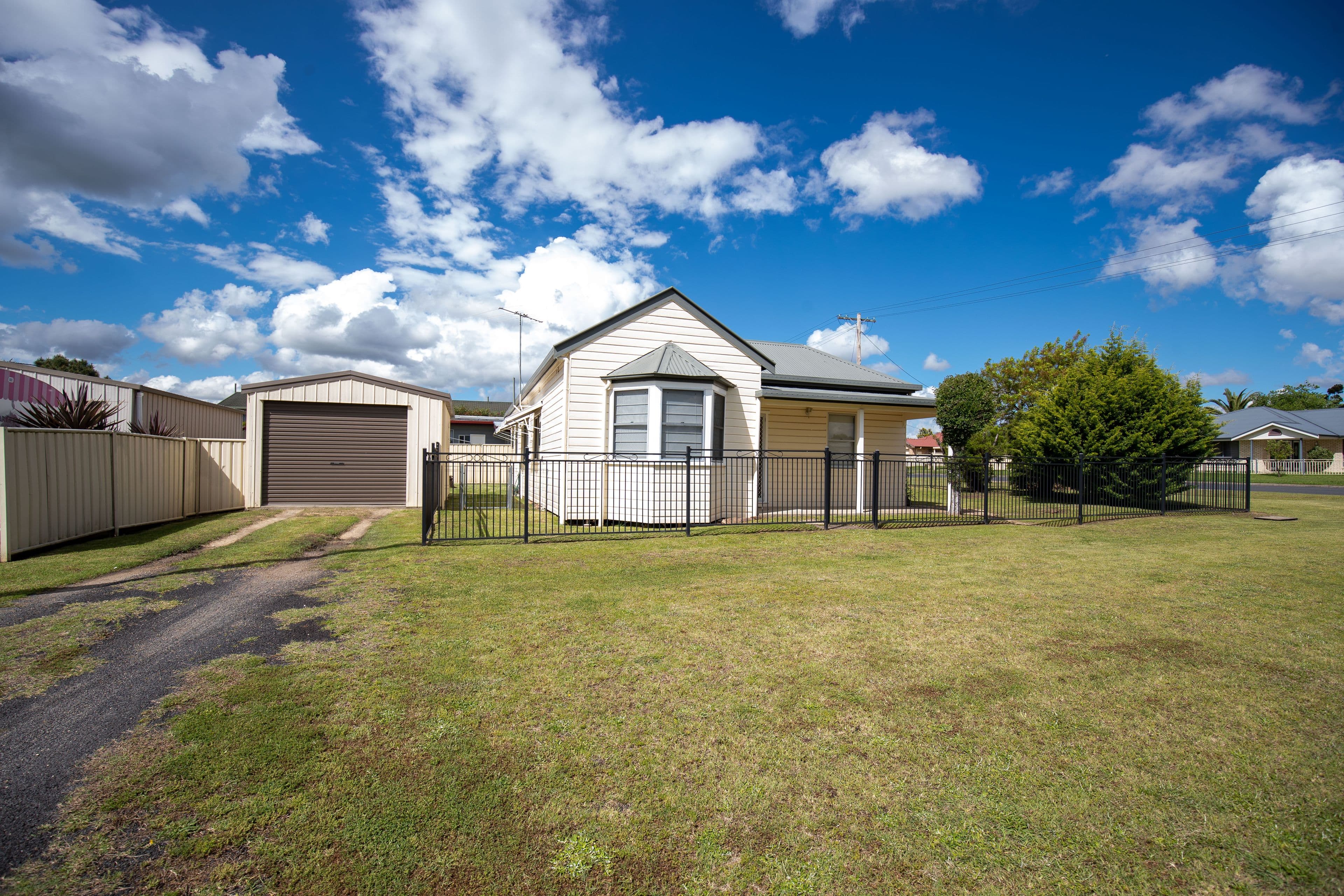 42 Greaves Street, Inverell NSW 2360, Inverell - Image 1