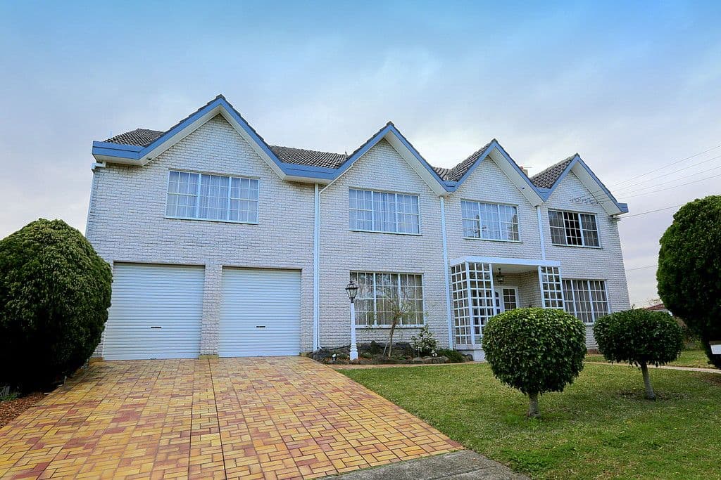 15 Saric Avenue, Georges Hall NSW 2198, Georges Hall - Image 1