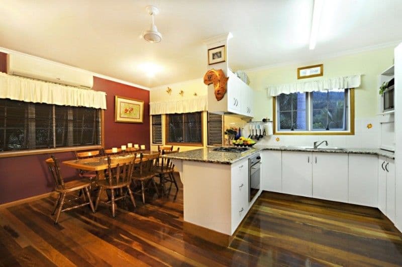 8 Gregory Court, CANNONVALE QLD 4802, Cannonvale - Thumbnail 4