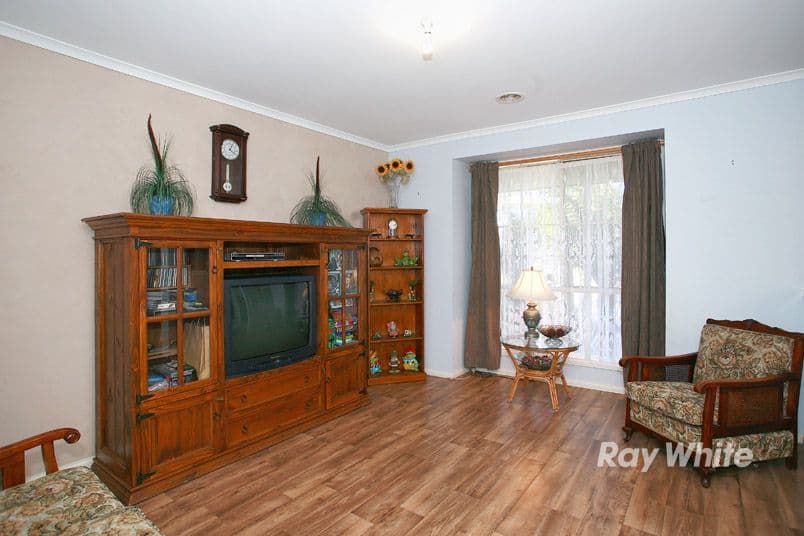 54 Josephine Avenue, CRANBOURNE VIC 3977, Cranbourne North - Thumbnail 2