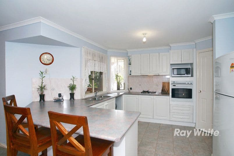54 Josephine Avenue, CRANBOURNE VIC 3977, Cranbourne North - Thumbnail 4