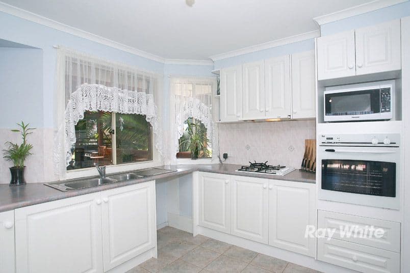 54 Josephine Avenue, CRANBOURNE VIC 3977, Cranbourne North - Thumbnail 5