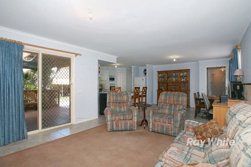 54 Josephine Avenue, CRANBOURNE VIC 3977, Cranbourne North - Thumbnail 8