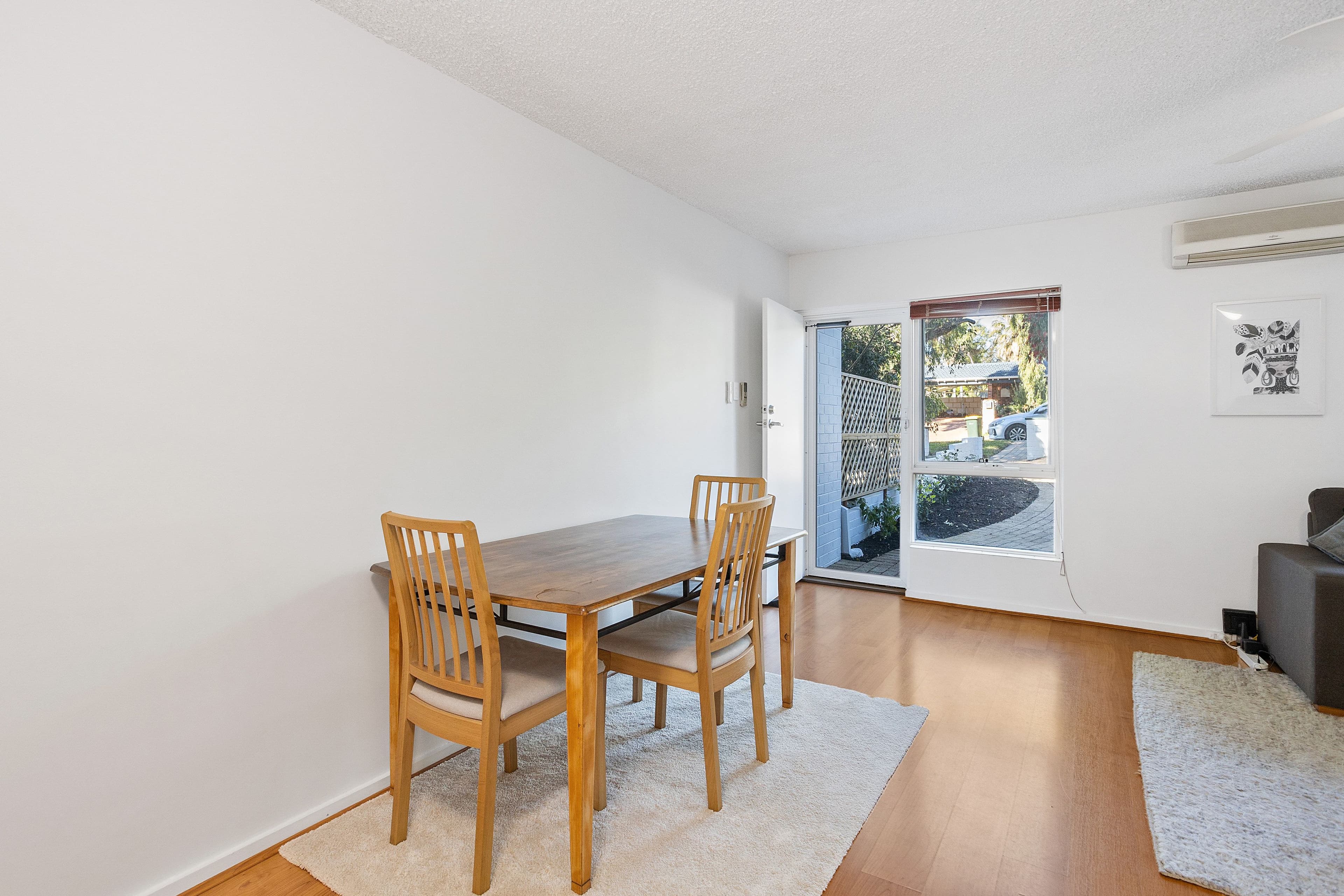 21 Myrtle Avenue, Sorrento WA 6020, Sorrento - Thumbnail 2