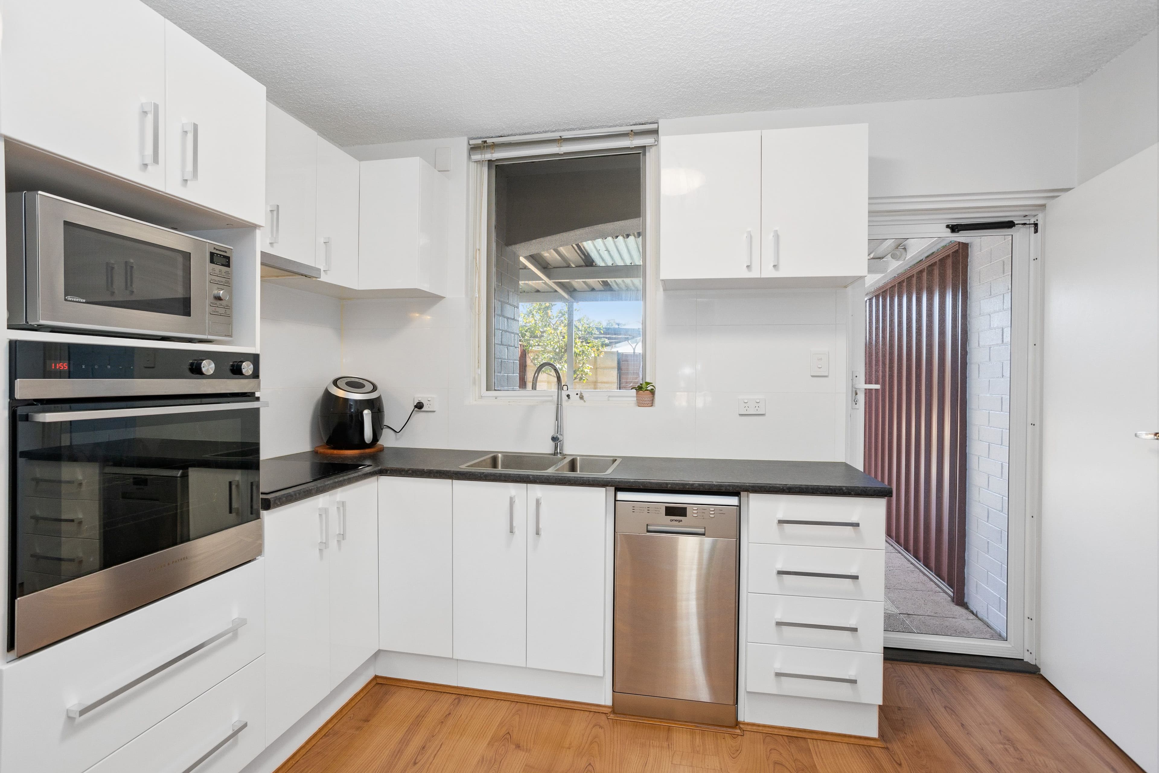 21 Myrtle Avenue, Sorrento WA 6020, Sorrento - Thumbnail 5