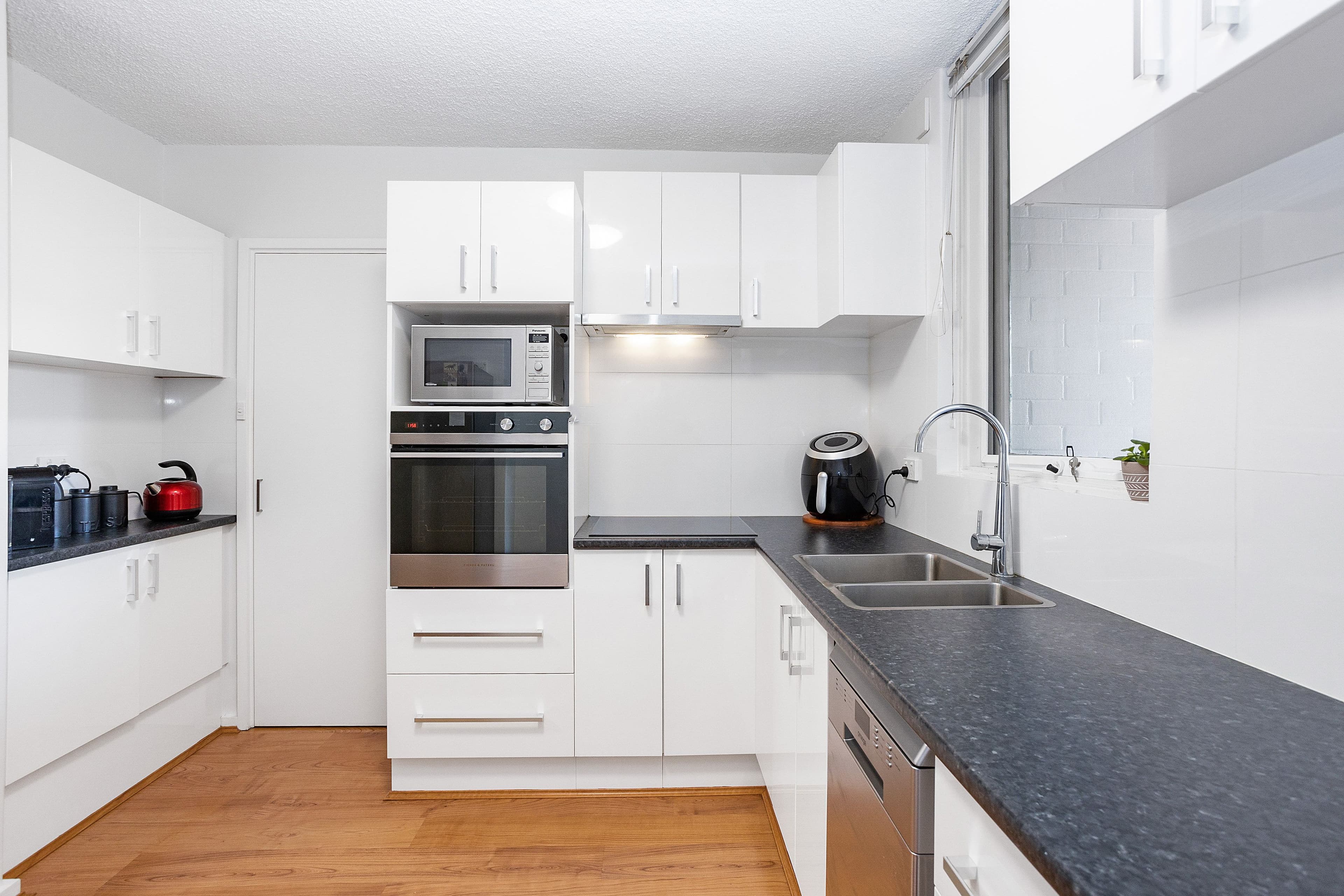 21 Myrtle Avenue, Sorrento WA 6020, Sorrento - Thumbnail 6