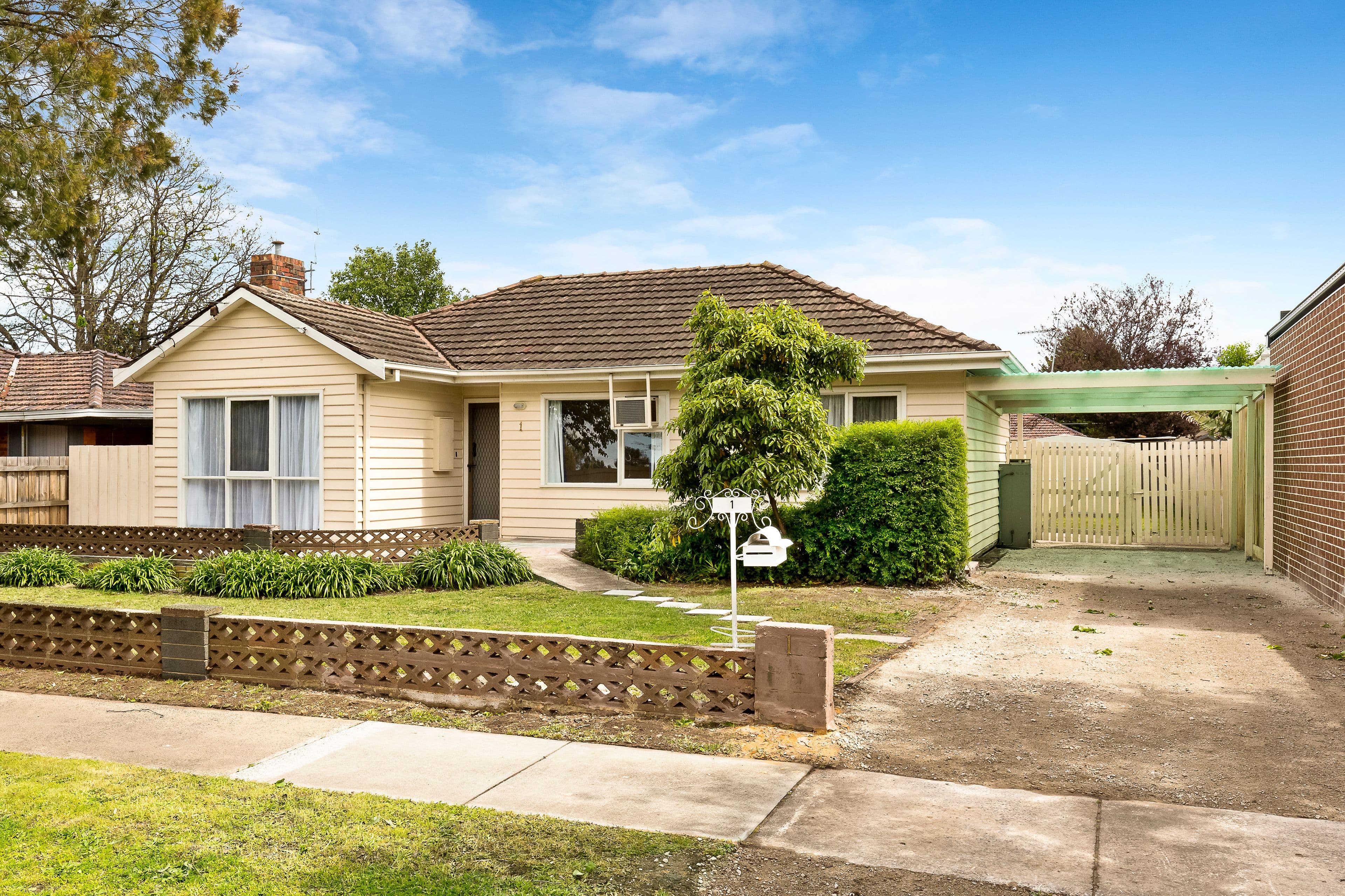 1 Cambro Road, Clayton VIC 3168, Clayton - Thumbnail 2