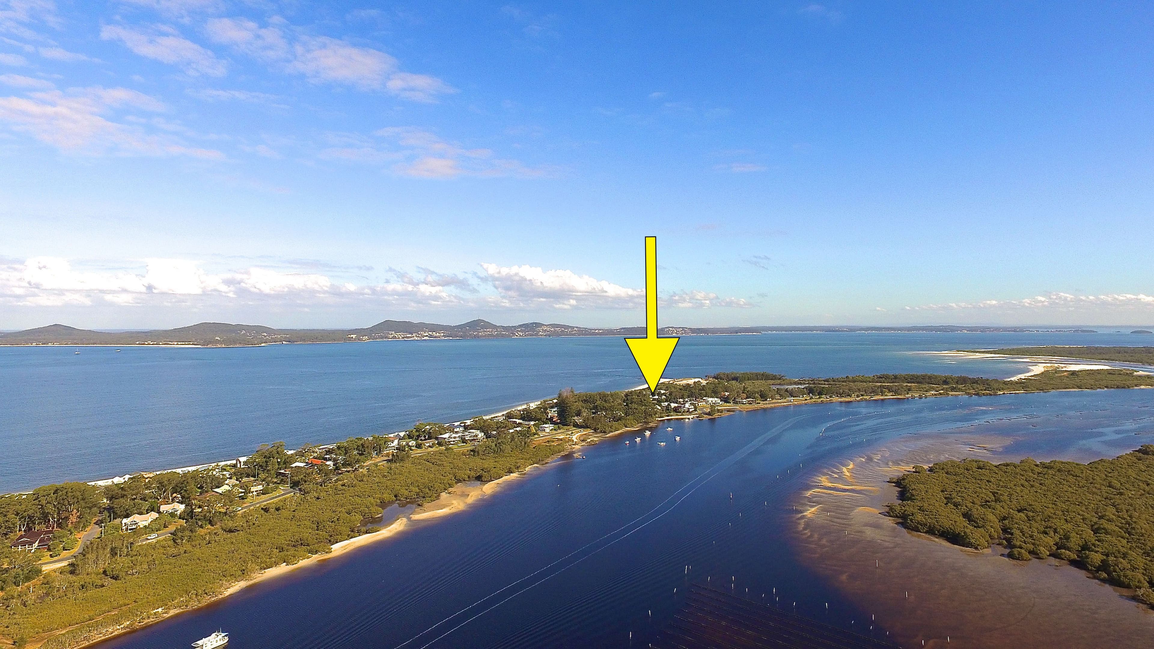 6 Sundeck Avenue, Hawks Nest - Thumbnail 2