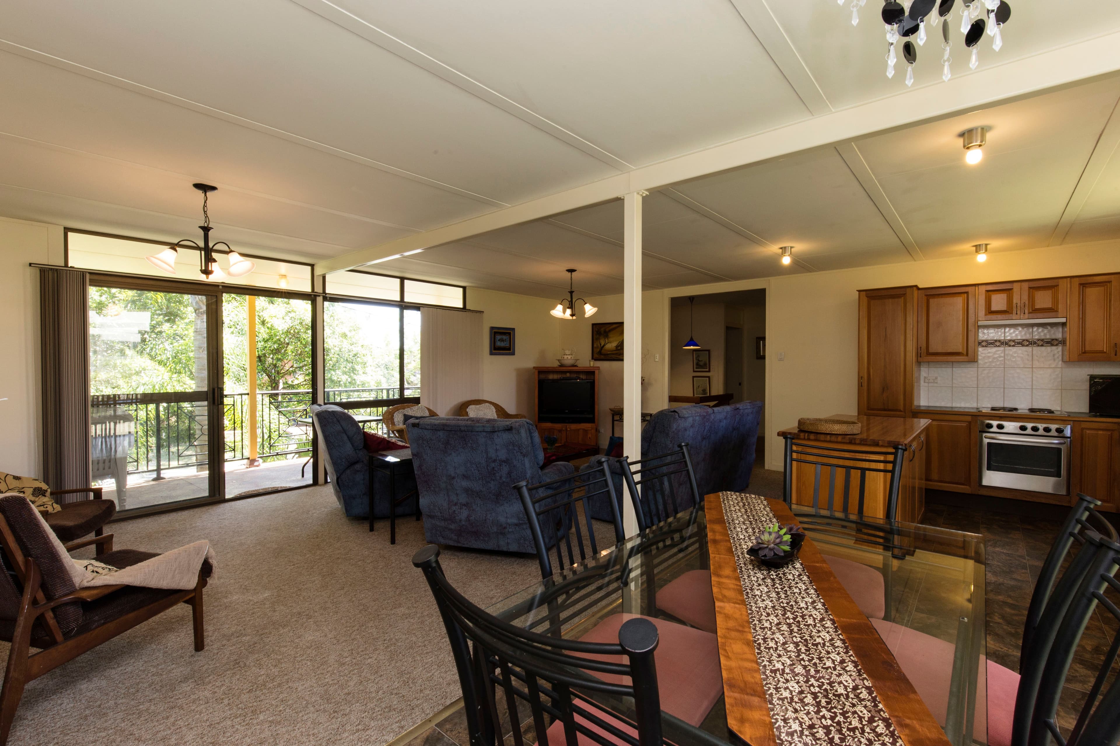6 Sundeck Avenue, Hawks Nest - Thumbnail 7