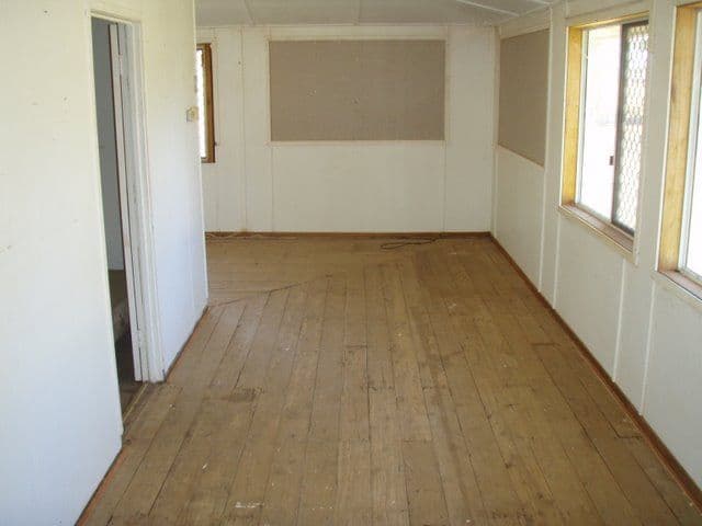 35  Partridge Street, CHARLEVILLE QLD 4470, Charleville - Thumbnail 2