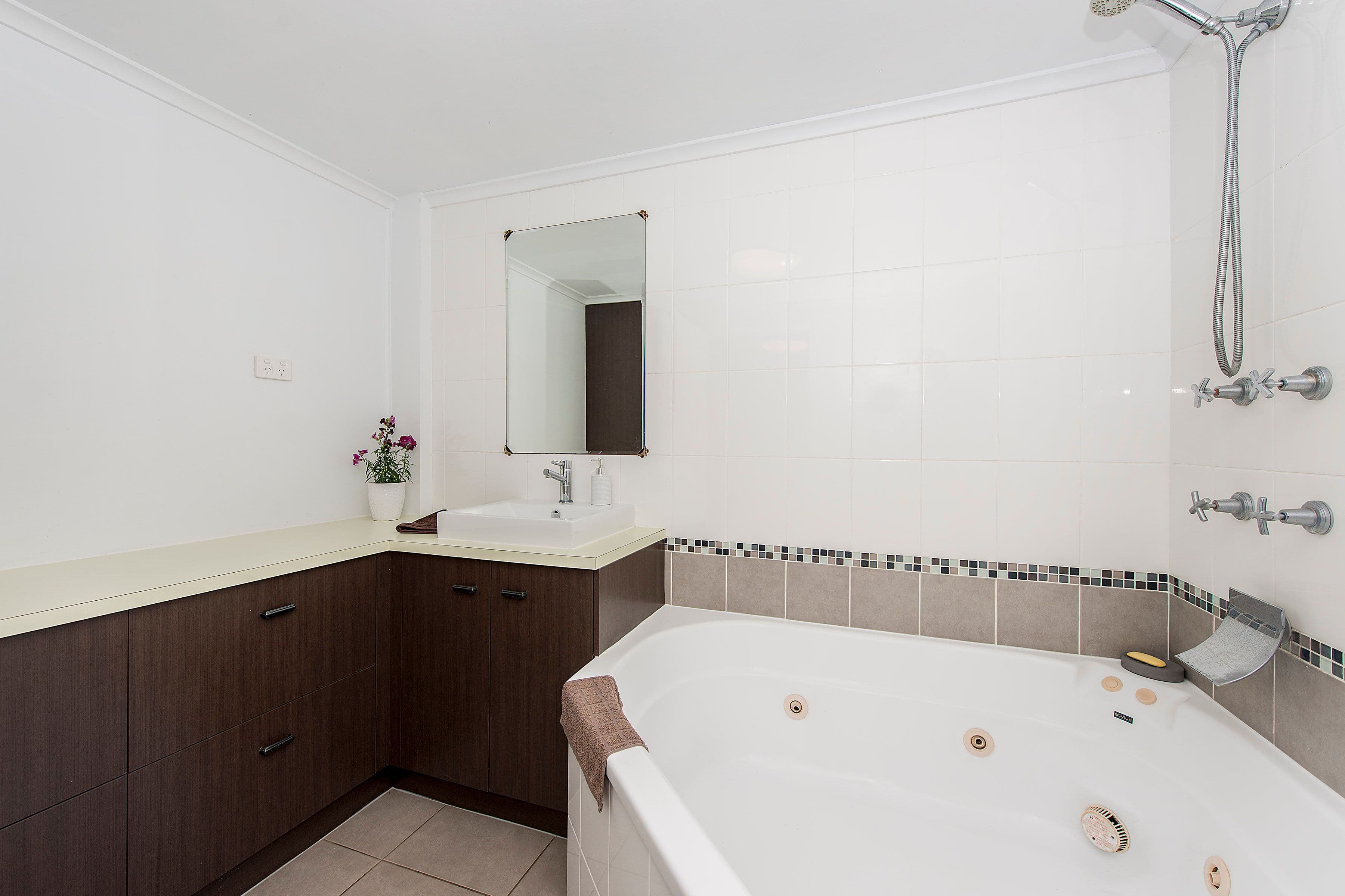 9 Merrell Street, Holland Park West QLD 4121, Holland Park West - Thumbnail 7