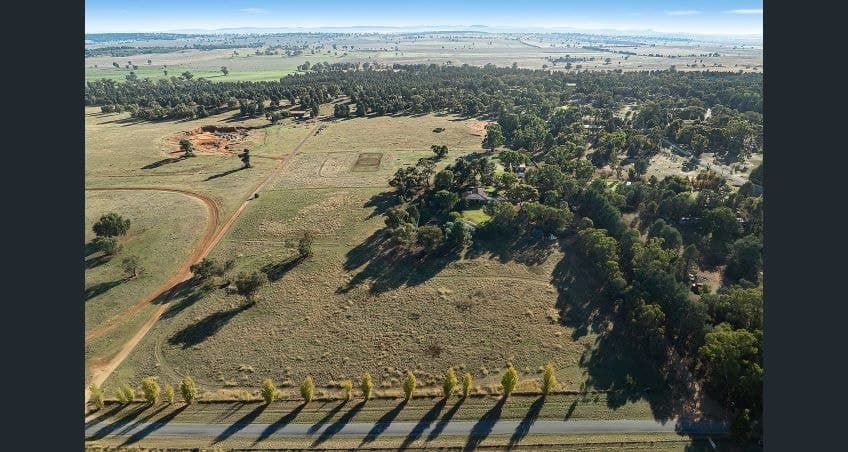 16 CLIFFORDS ROAD, Narrandera, Narrandera - Thumbnail 5