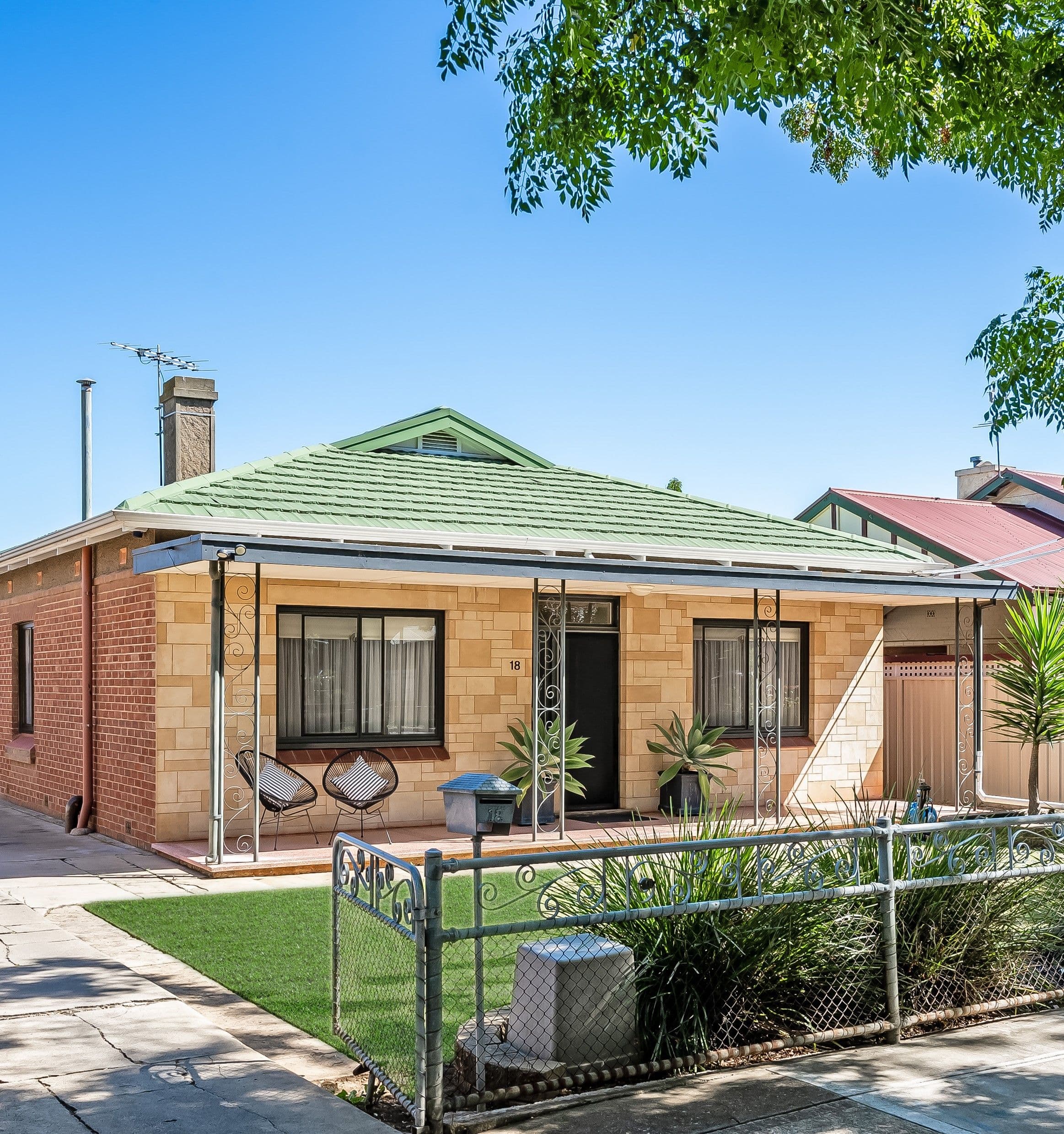18 Ross Avenue, Flinders Park SA 5025, Flinders Park - Thumbnail 2