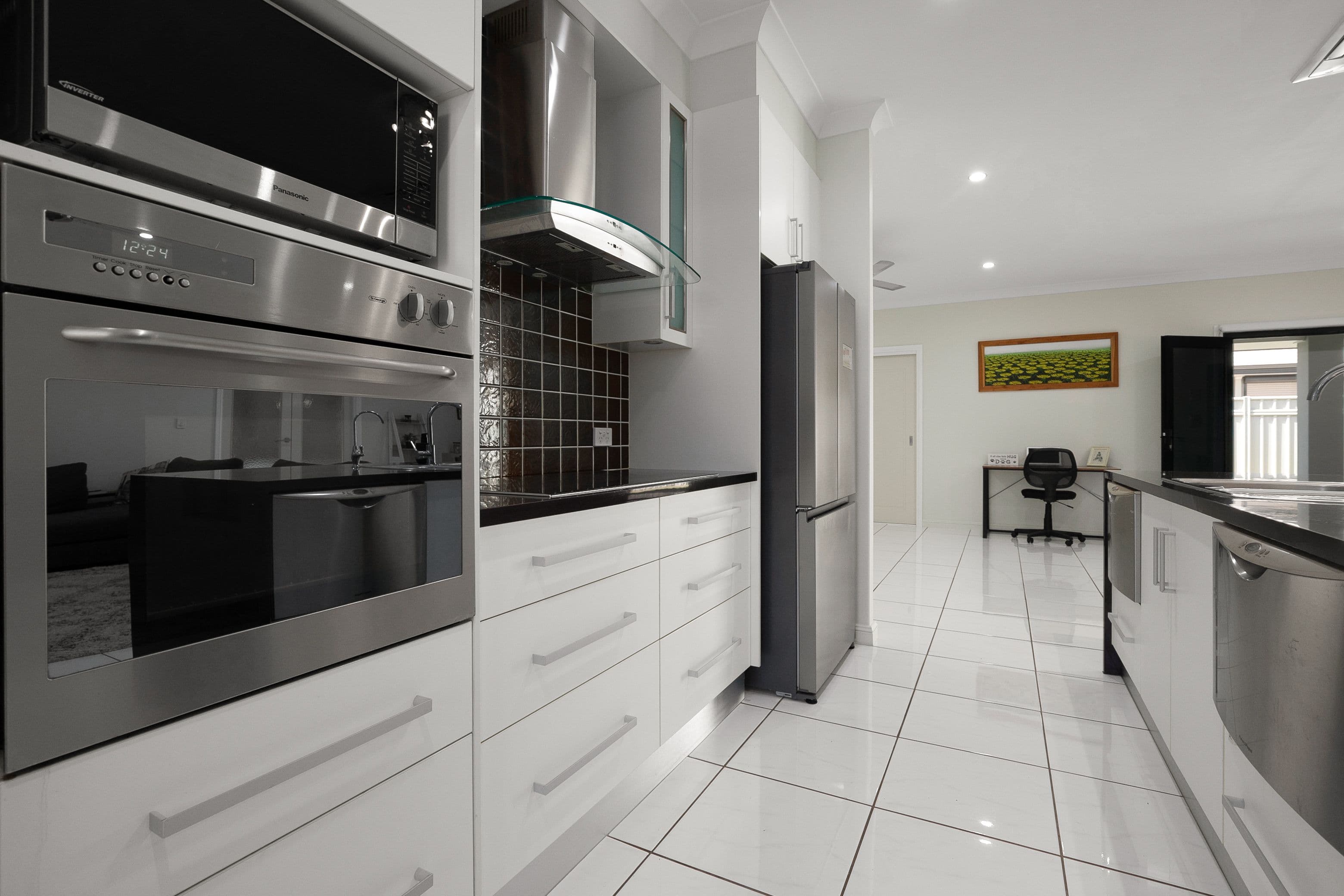 18 Saville Street, Emerald QLD 4720, Emerald - Thumbnail 4
