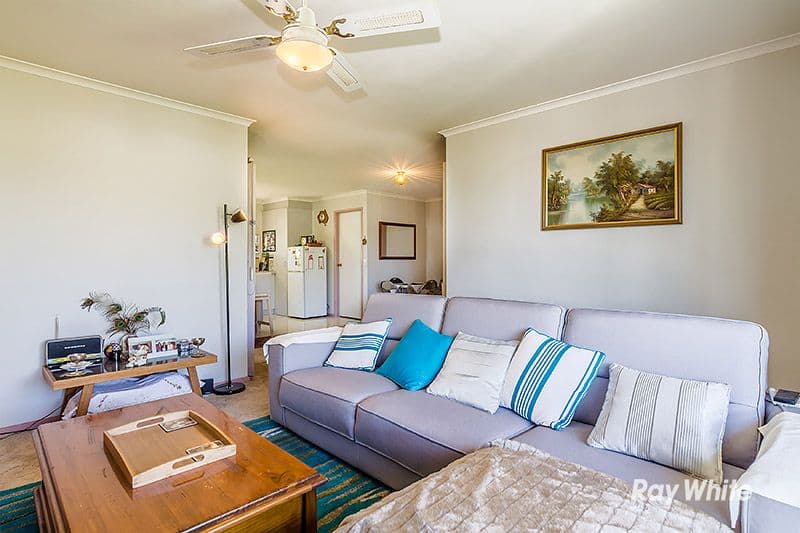 3 Godwin Crescent, Cranbourne North VIC 3977, Cranbourne North - Thumbnail 2