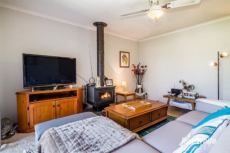 3 Godwin Crescent, Cranbourne North VIC 3977, Cranbourne North - Thumbnail 6