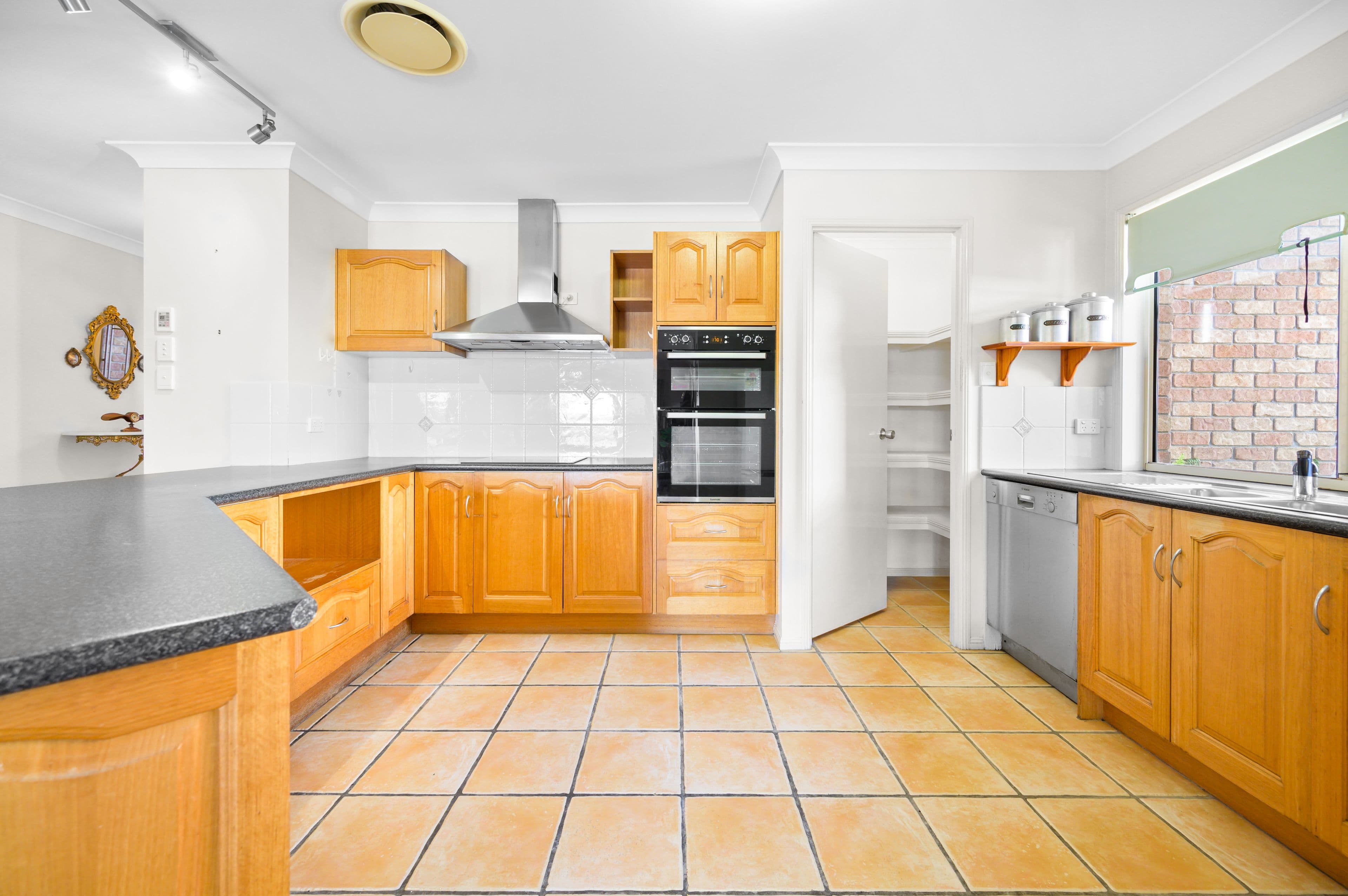 4 Oxley Drive, Paradise Point QLD 4216, Paradise Point - Thumbnail 4