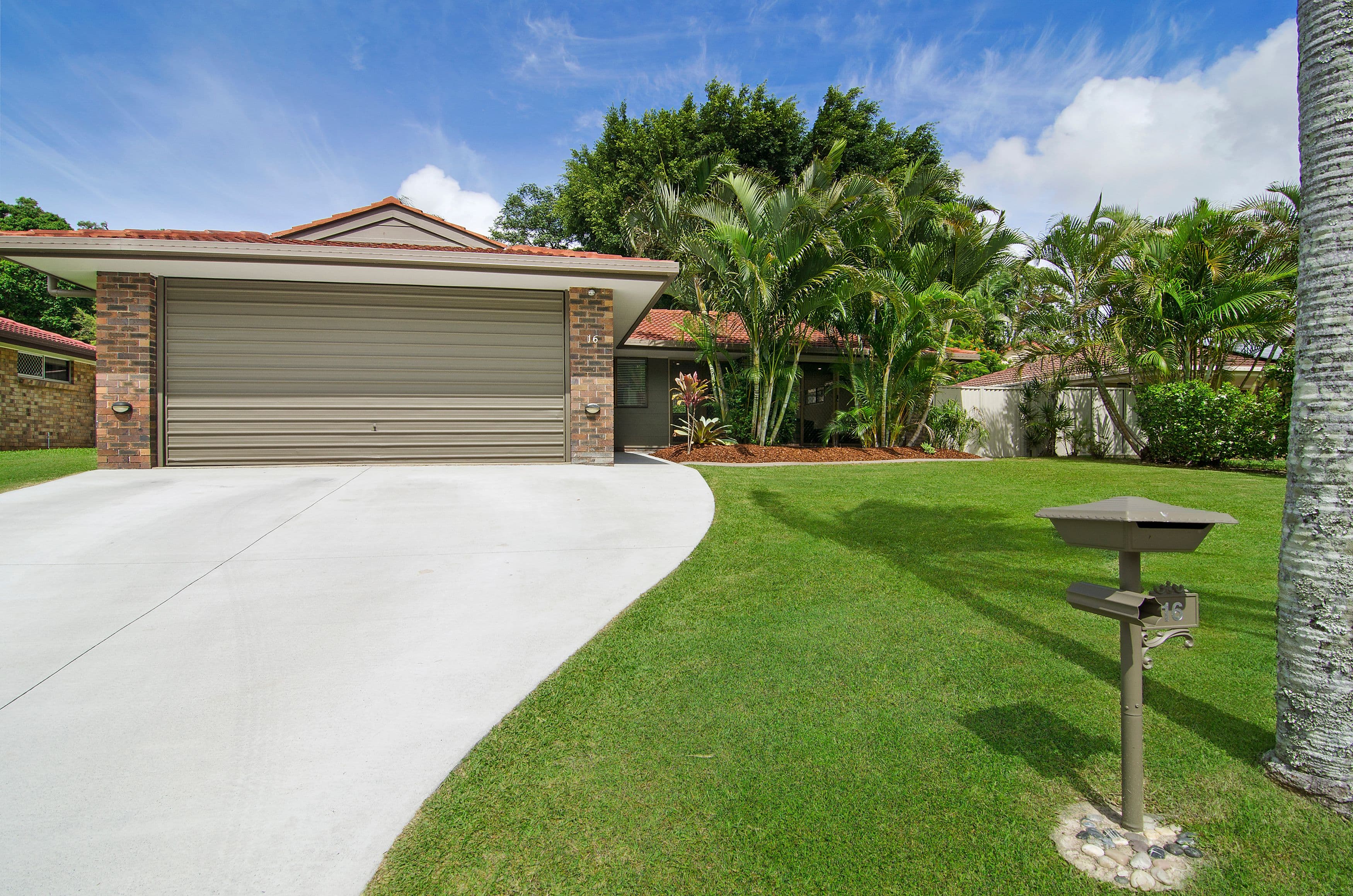 16 Mirreen Drive, Tugun QLD 4224, Tugun - Thumbnail 2
