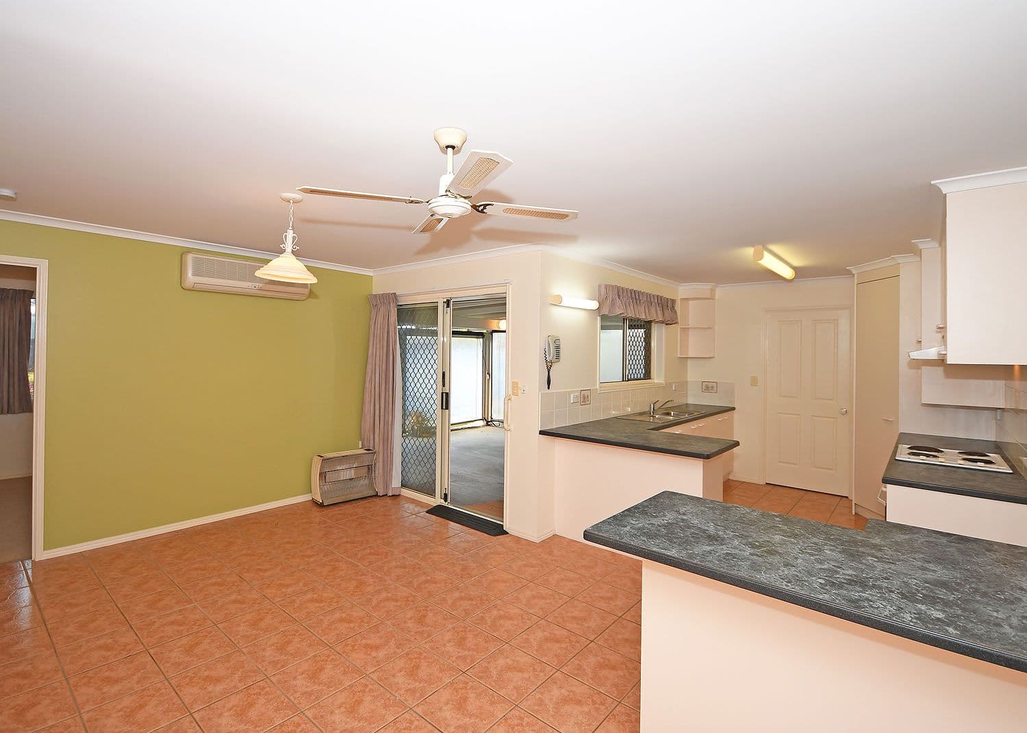 13 Chantilly Street, Urangan QLD 4655, Urangan - Thumbnail 3