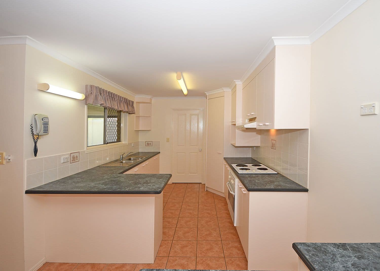 13 Chantilly Street, Urangan QLD 4655, Urangan - Thumbnail 5