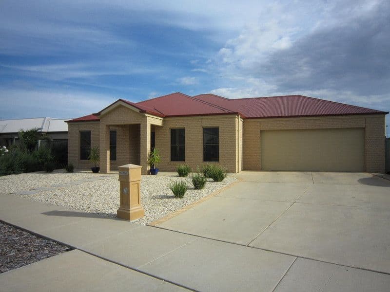 15 Sunset Avenue, ECHUCA VIC 3564, Echuca - Image 1