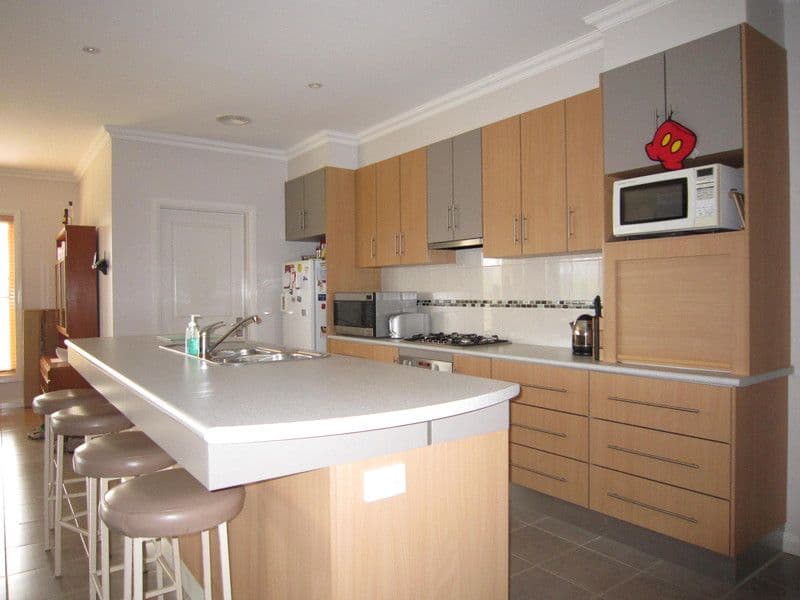 15 Sunset Avenue, ECHUCA VIC 3564, Echuca - Thumbnail 2