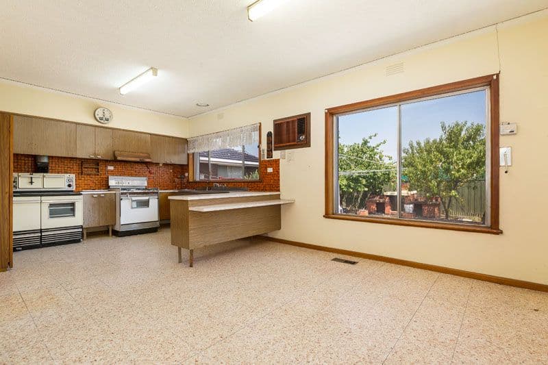 31 Orleans Road, AVONDALE HEIGHTS VIC 3034, Avondale Heights - Thumbnail 2