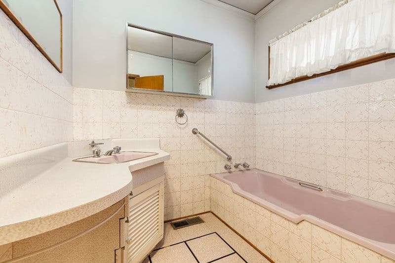 31 Orleans Road, AVONDALE HEIGHTS VIC 3034, Avondale Heights - Thumbnail 4