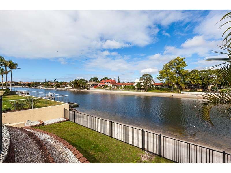 15 Sundowner Court, MERMAID WATERS QLD 4218, Mermaid Waters - Thumbnail 2