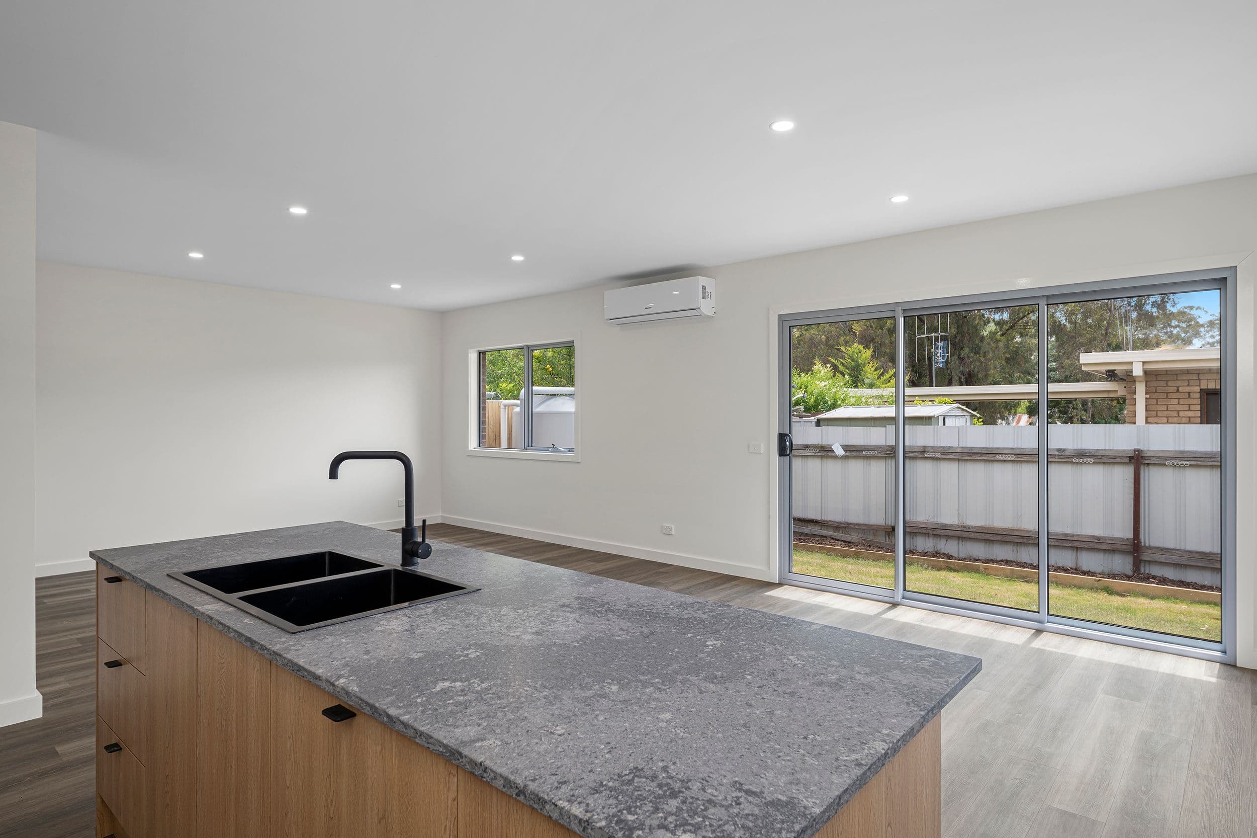 12 Mitchell Street, Heathcote VIC 3523, Heathcote - Thumbnail 3