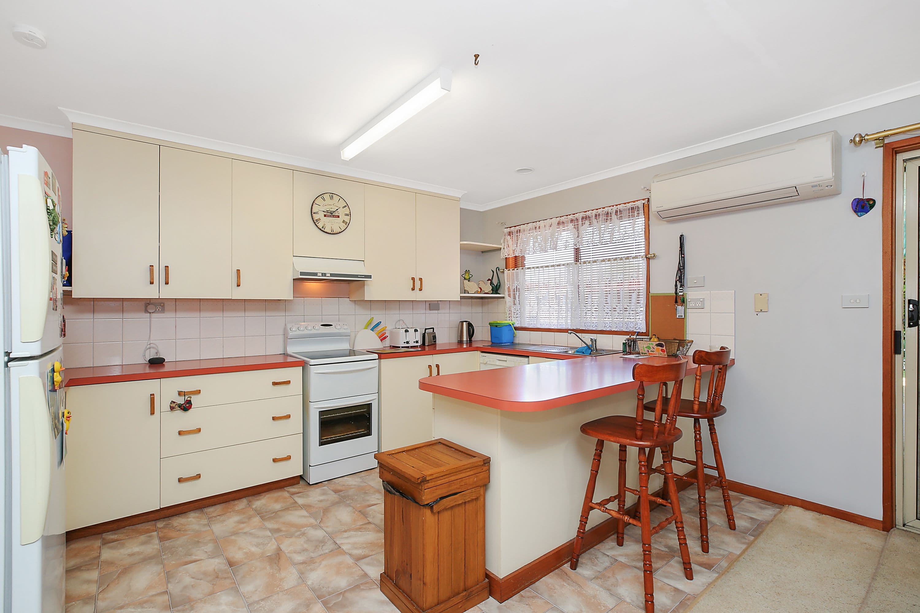 11 Longmore Street, Camperdown VIC 3260, Camperdown - Thumbnail 3