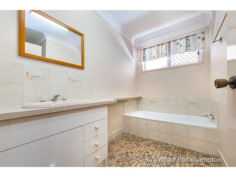 25 Pummell Street, NORMAN GARDENS QLD 4701, Norman Gardens - Thumbnail 5