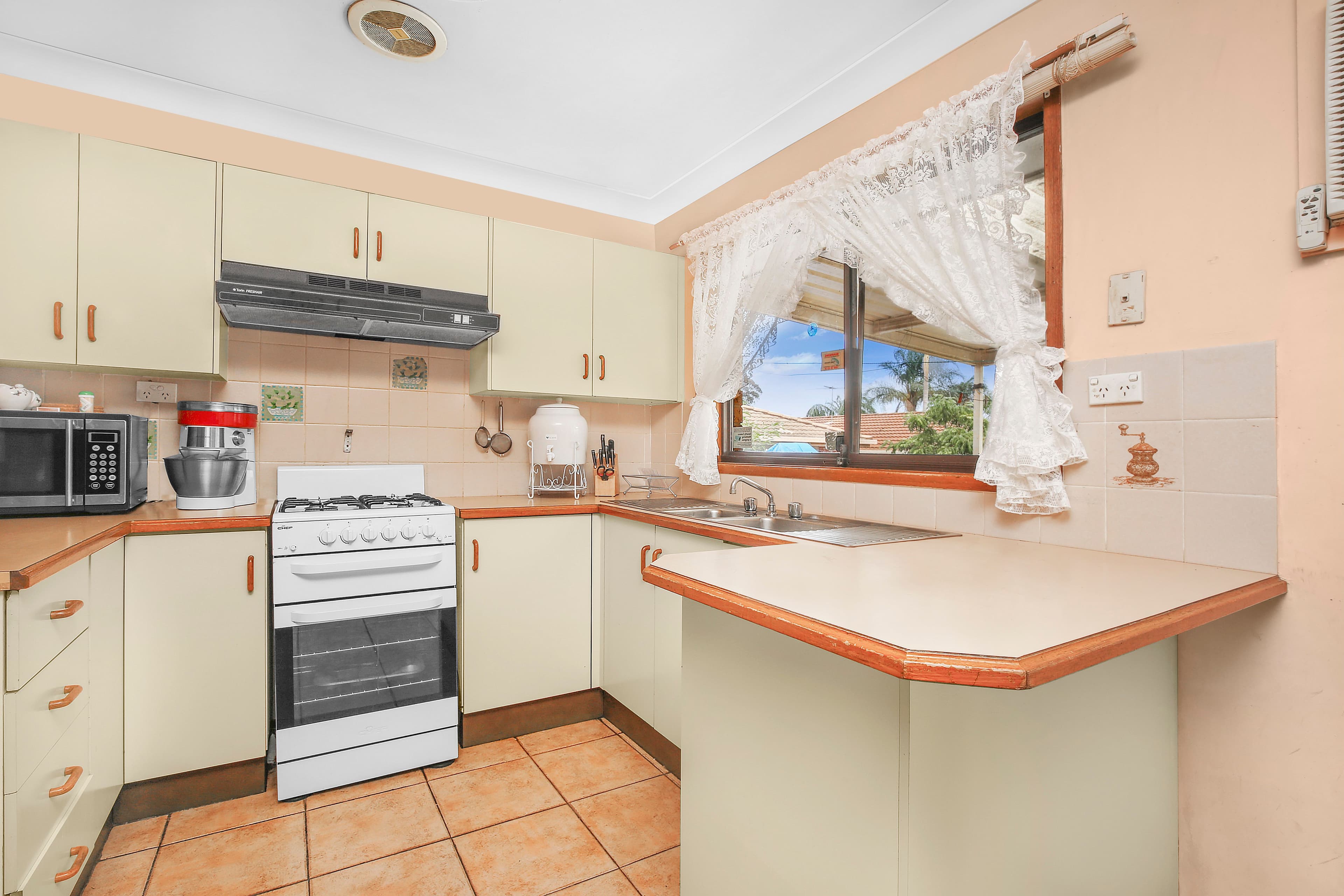 4 Bluff Street, Green Valley NSW 2168, Green Valley - Thumbnail 3