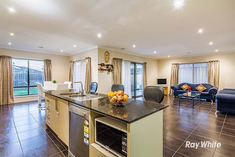 104 Brookwater Parade, Lyndhurst VIC 3975, Lyndhurst - Thumbnail 4